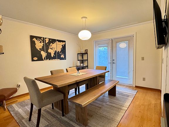 Dining room, 32 inch 4K TV is available for renters