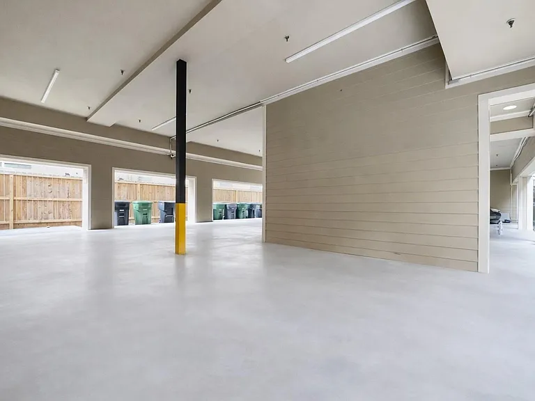 314 W Bell St #201 — Photo 7
