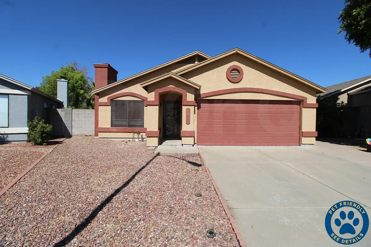 4 bed, 2.0 bath, 1465 sqft, $2,650 — Photo 1