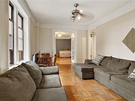 2nd image of 1976 Lafontaine Ave APT 5A