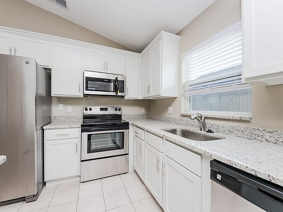 5th image of 110 White Marsh Cir