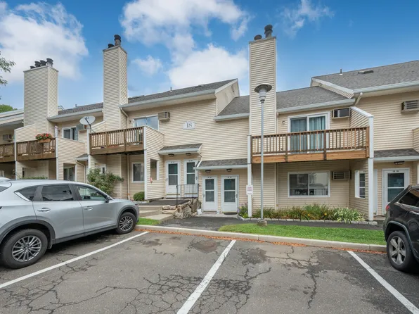 8 Rose Lane APT 18-12, Danbury, CT 06811