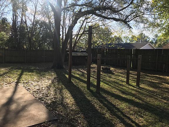 fire pit and large back yard!