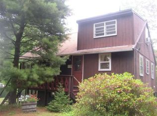 12 Sunset Isle Dr, Ashburnham, MA 01430