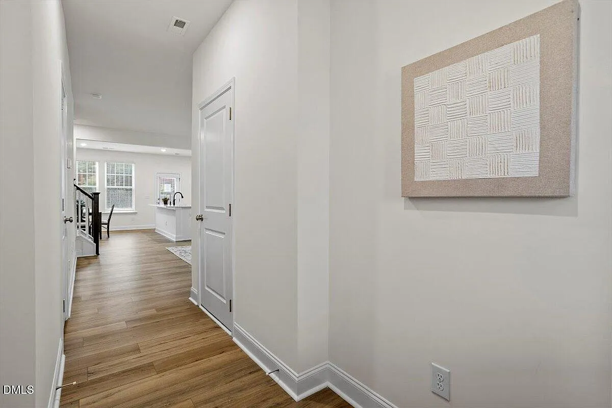 3 bed, 2.5 bath, 1603 sqft, $1,650 — Photo 3