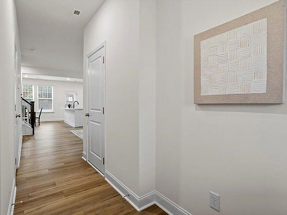 3rd image of 74 Amaryllis Ln