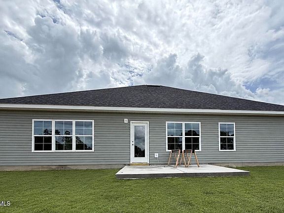 3rd image of 1052 Wood Creek Road NE