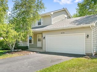 841 Colony Ct, Lindenhurst, IL 60046