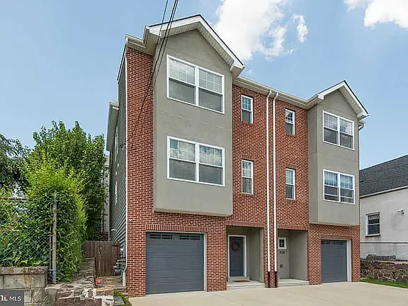 532 Green Ln — Photo 25