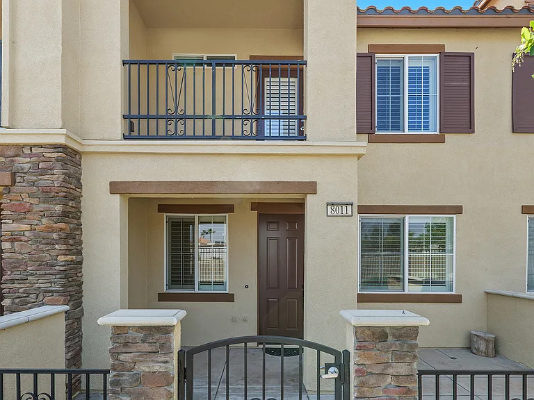 8011 City View Pl — Photo 3