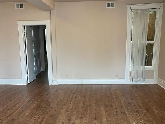 2nd image of 2332 Market St