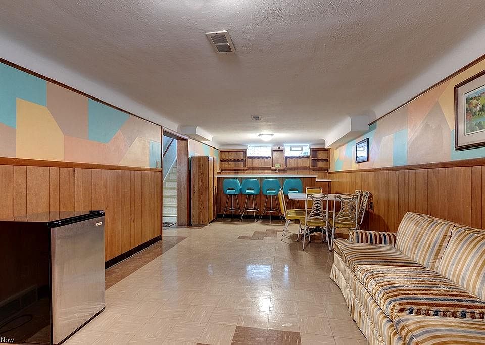 1st image of 29438 Woodway Dr