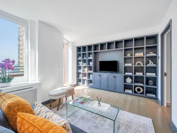 333 Rector Place image 16 of 25