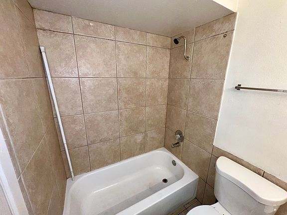 5th image of 952 W Enid Cir