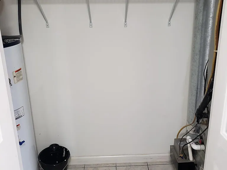 1069 Merrick Dr #1 — Photo 9