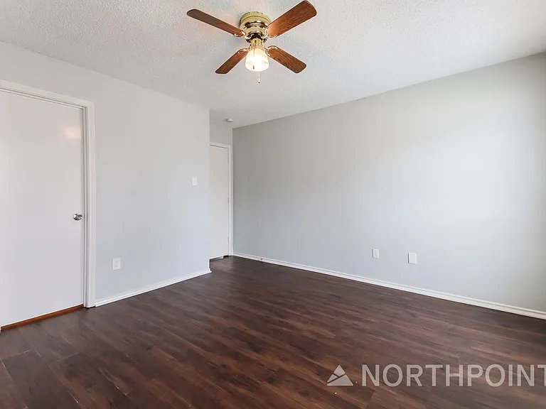 2708 Briarbank Cir — Photo 7