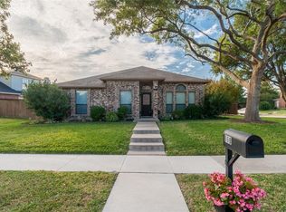 998 Mauve Dr, Lewisville, TX 75067
