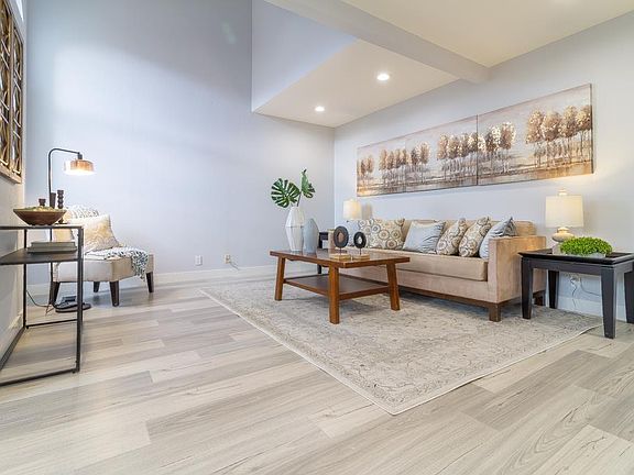 5th image of 2780 Sierra Village Ct