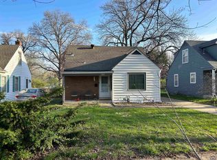 2210 SW Hazelton Ct, Topeka, KS 66606