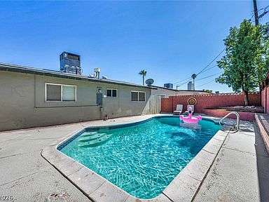 1305 N Mallard St, Las Vegas, NV 89108, photo 2