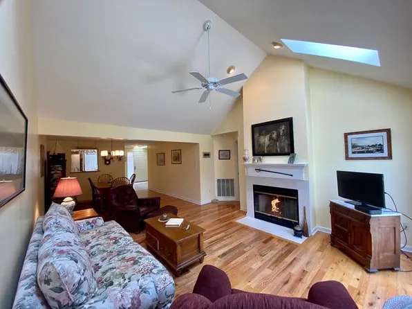 34 Oak Glen Vlg #34G, Yarmouth Pt, MA 02675
