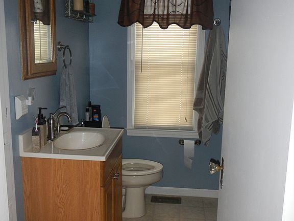 4th image of 155 Gross St