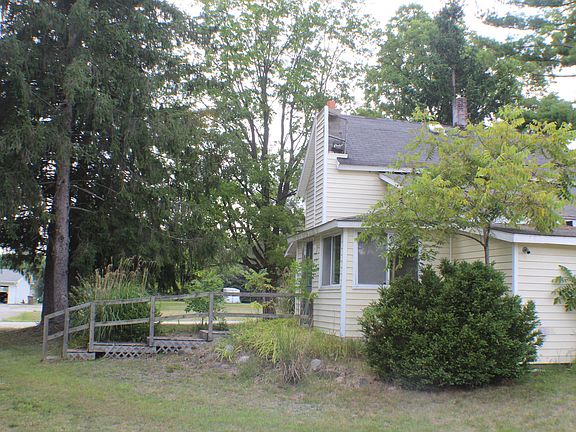 3rd image of 15272 White Creek Ave NE