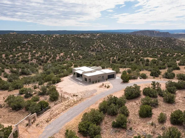 25 Vista Valle Cir, Lamy, NM 87540