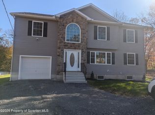 642 Glen Circle Dr, Tobyhanna, PA
