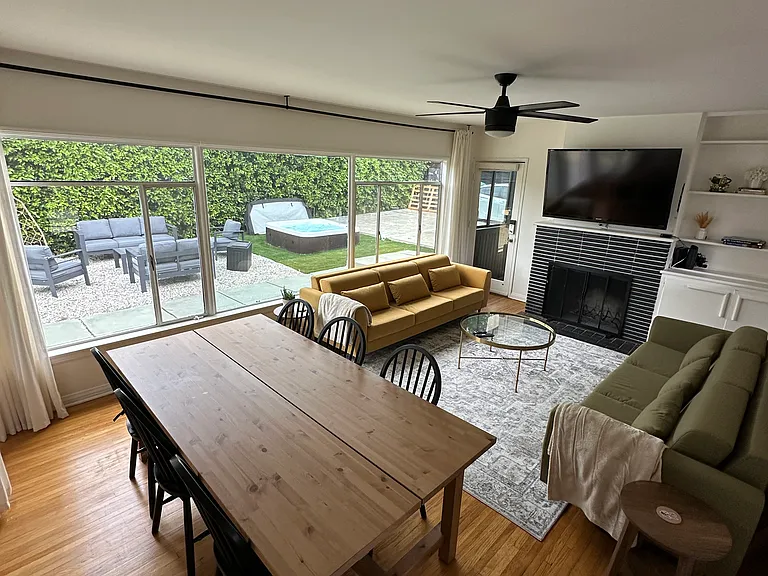 6752 Mulholland Dr — Photo 45