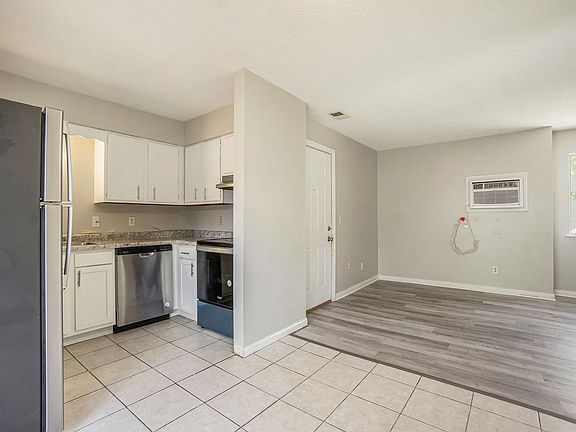 2nd image of 433 N Riverview Dr #2B