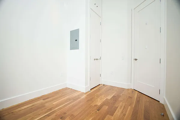 Rented by Nooklyn NYC LLC | media 22