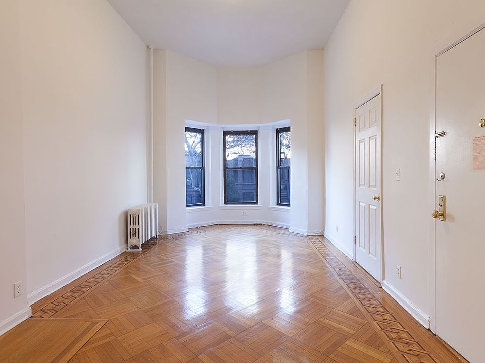 1st image of 928 President St APT B1