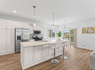 10730 Knollwood Ln, Woodbury, MN 55129