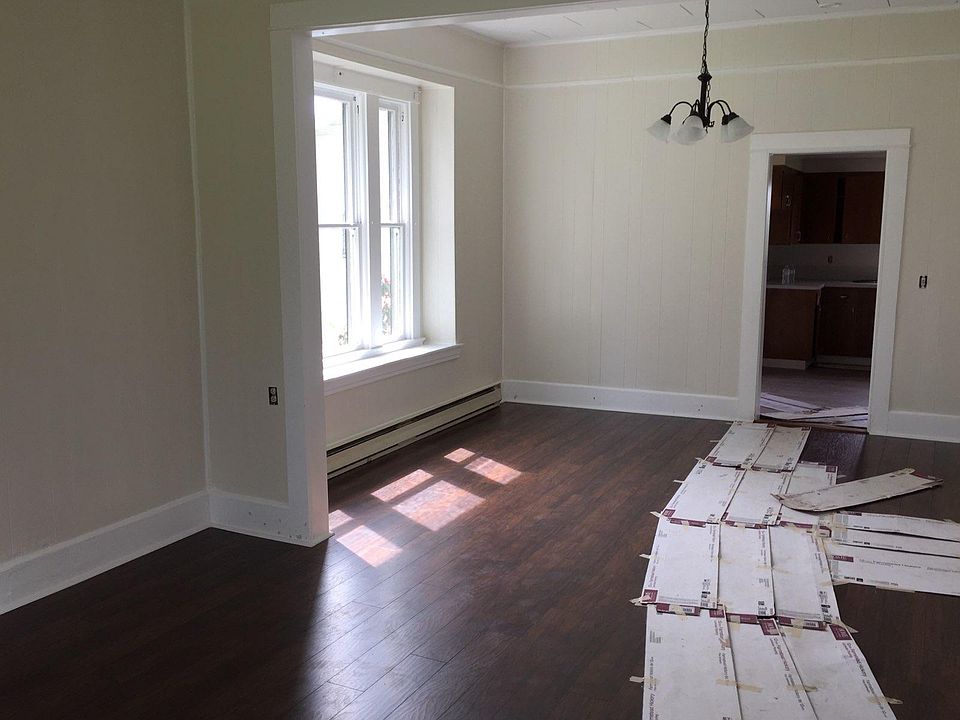 2nd image of 1176 Pacific Ave