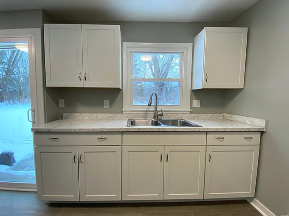 5th image of 5322 E Seneca St #10