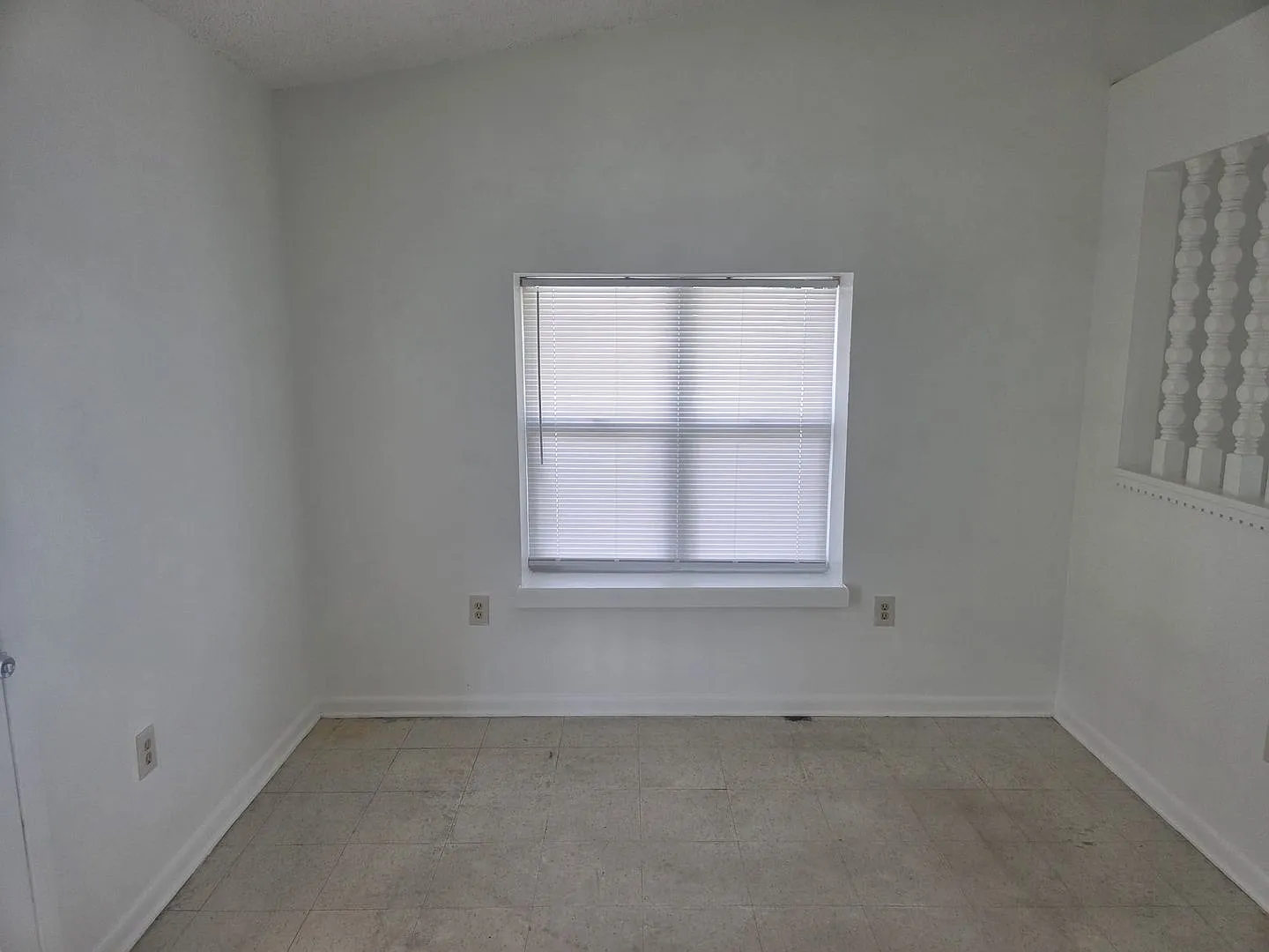 Cute 2 bedroom 1 bathroom Single Family House! — Photo 4
