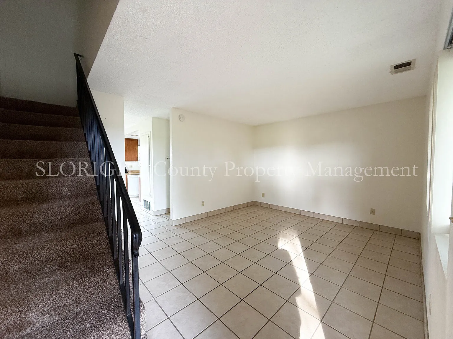 2 bed, 1.5 bath, $1,800 — Photo 2