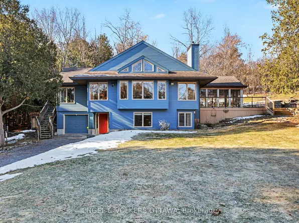 4637 Northwoods Dr, Ottawa, ON K0A 3M0