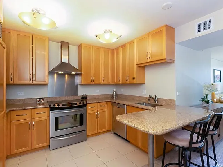 1288 Kapiolani Blvd #2201 — Photo 6