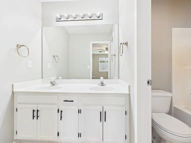 1206 Foxridge Dr — Photo 30