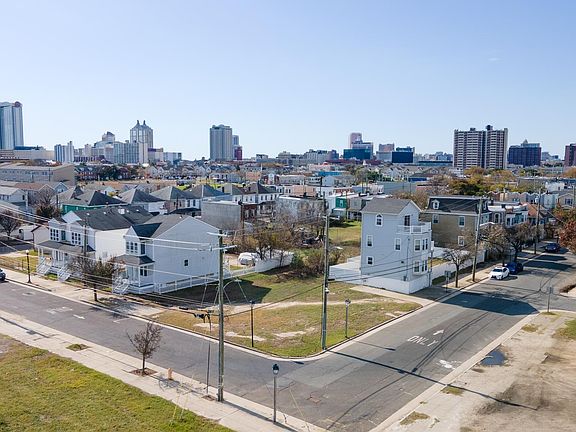 4th image of 342 N Massachusetts Ave