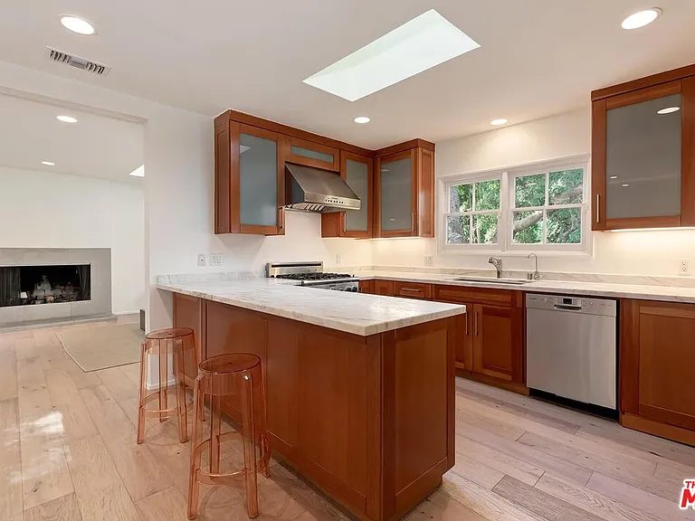 7586 Woodrow Wilson Dr — Photo 8