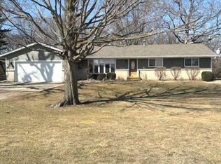 1455 N Gorham Rd, Morris, IL 60450