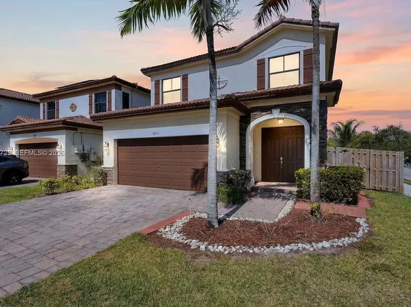 8890 NW 99th Path, Doral, FL 33178