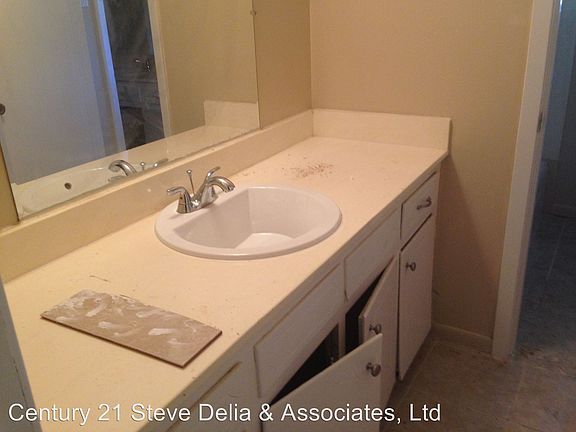 5th image of 818 Chinquapin Dr