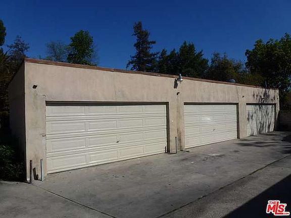 4th image of 583 N Marengo Ave