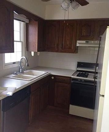 3rd image of 2329 Front St