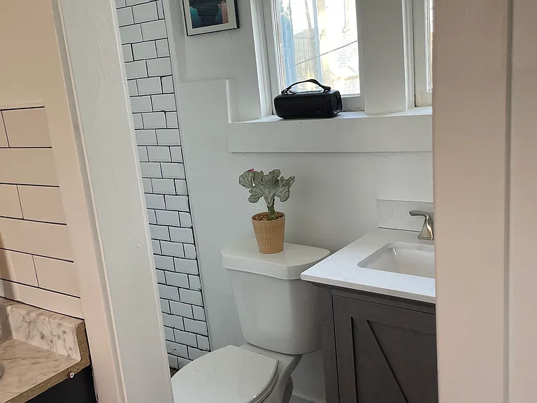 W Yandell Dr — Photo 10