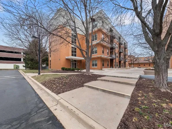 652 Emerson Rd APT 305, Saint Louis, MO 63141